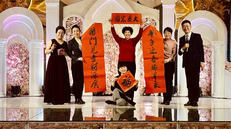 5退休獎.jpg 5退休獎.jpg